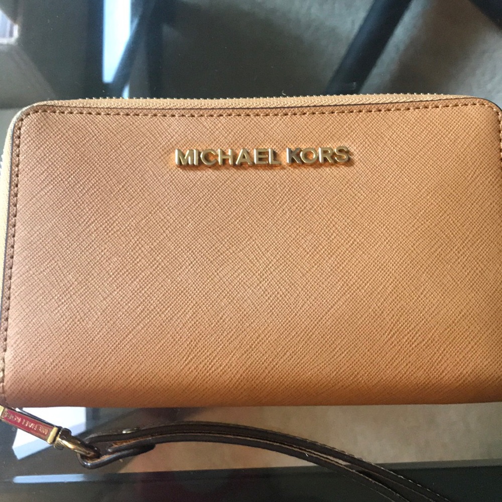 Michael Kors Wristlet